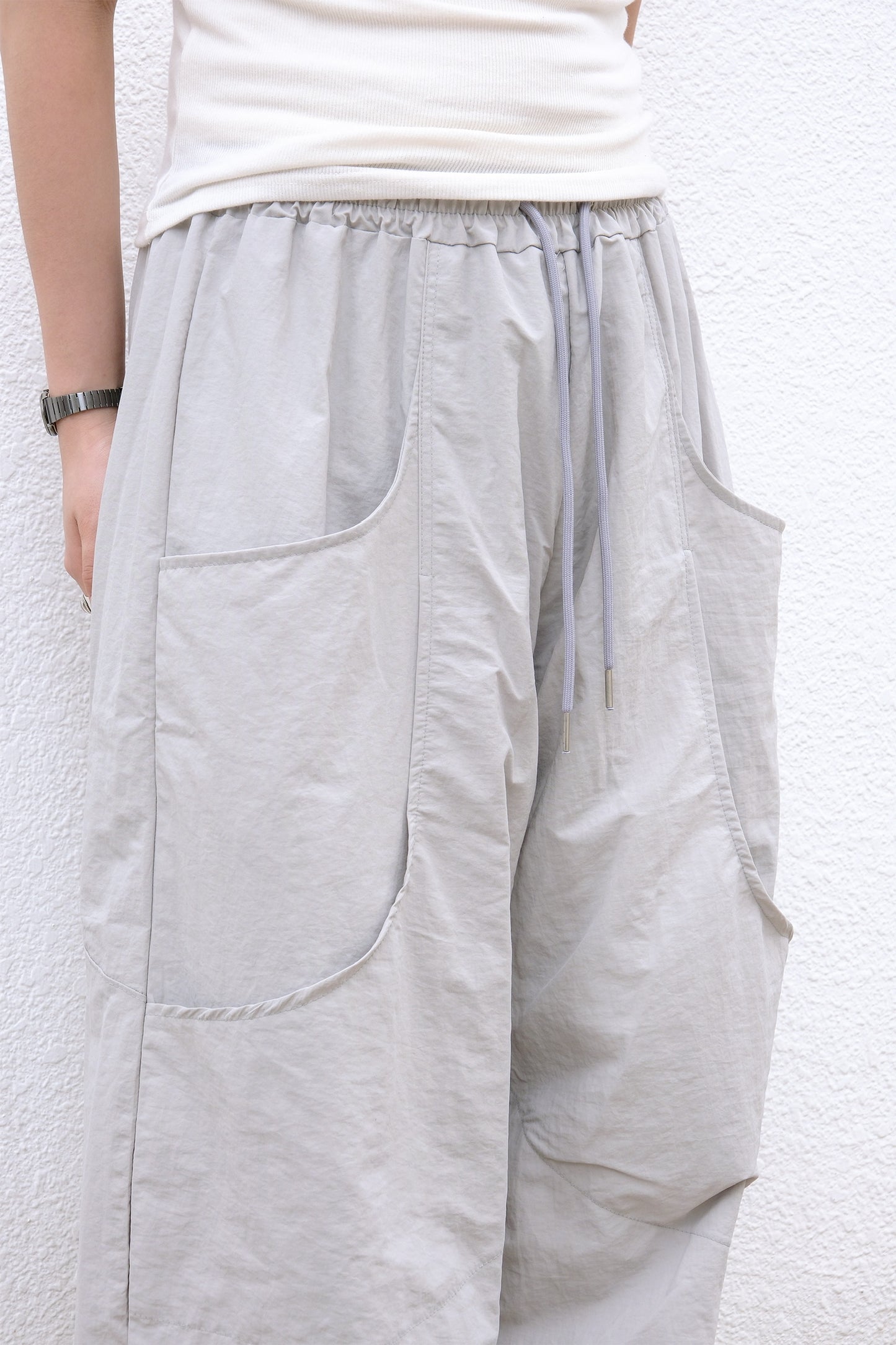 Curved Pocket Nylon Pants (brown)