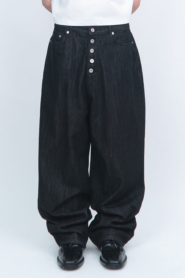 Button Denim Jeans
