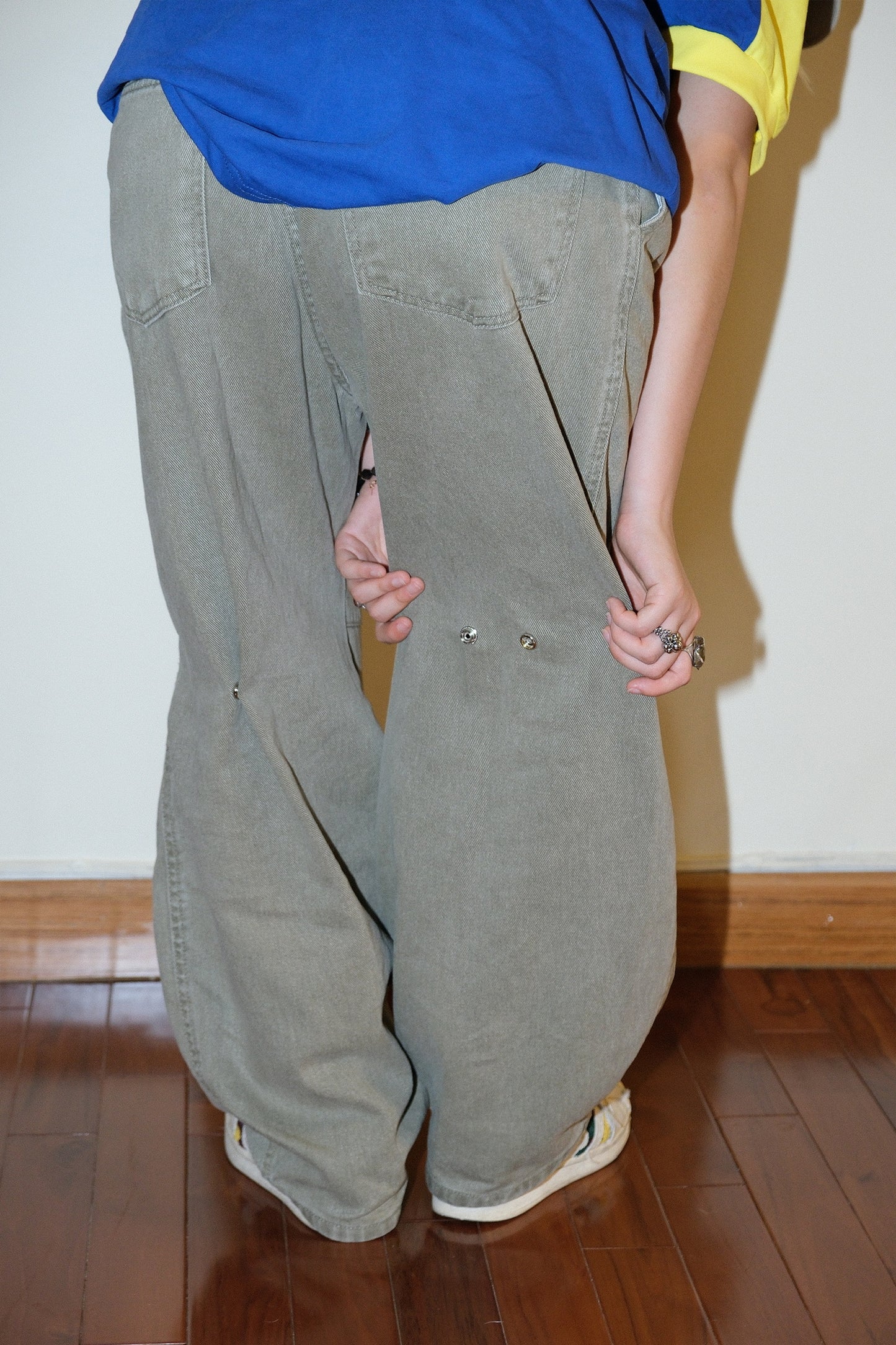 Back Snap Dart Pants
