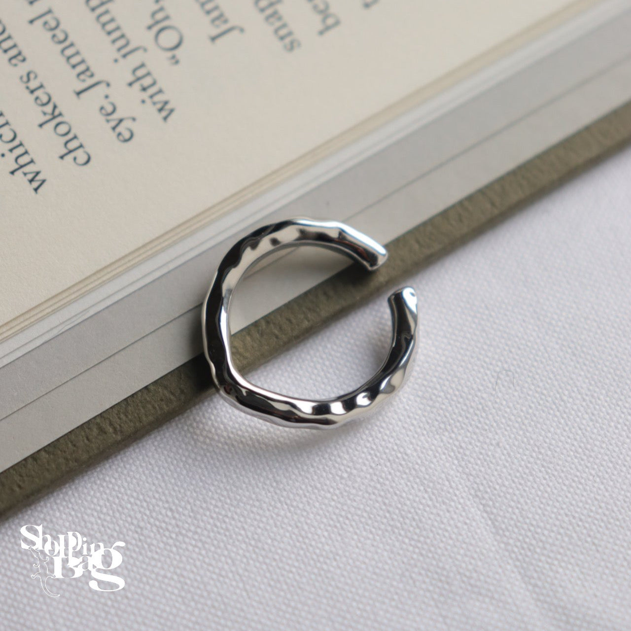 Magpie Ring