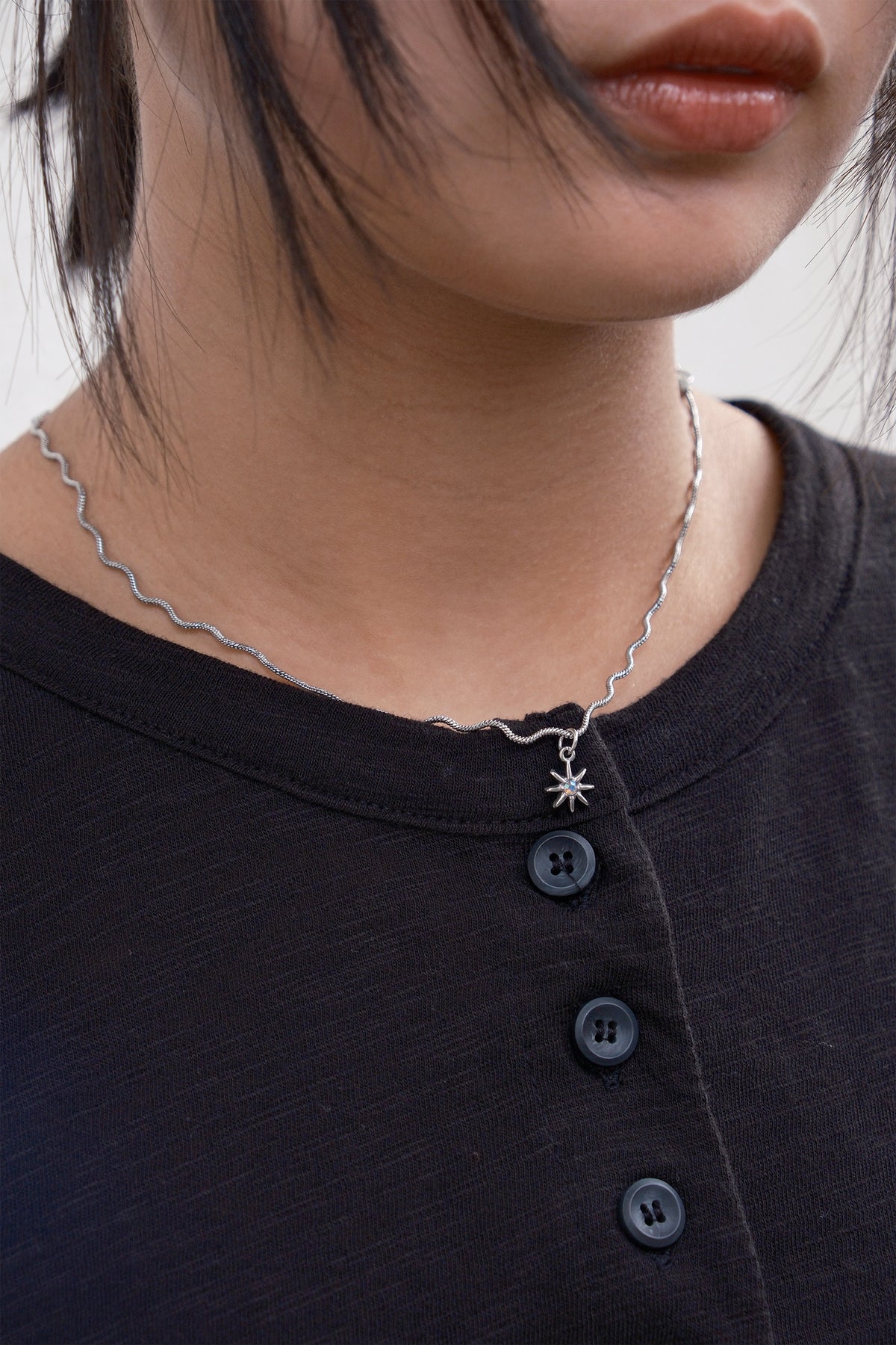 Wavy Star Necklace