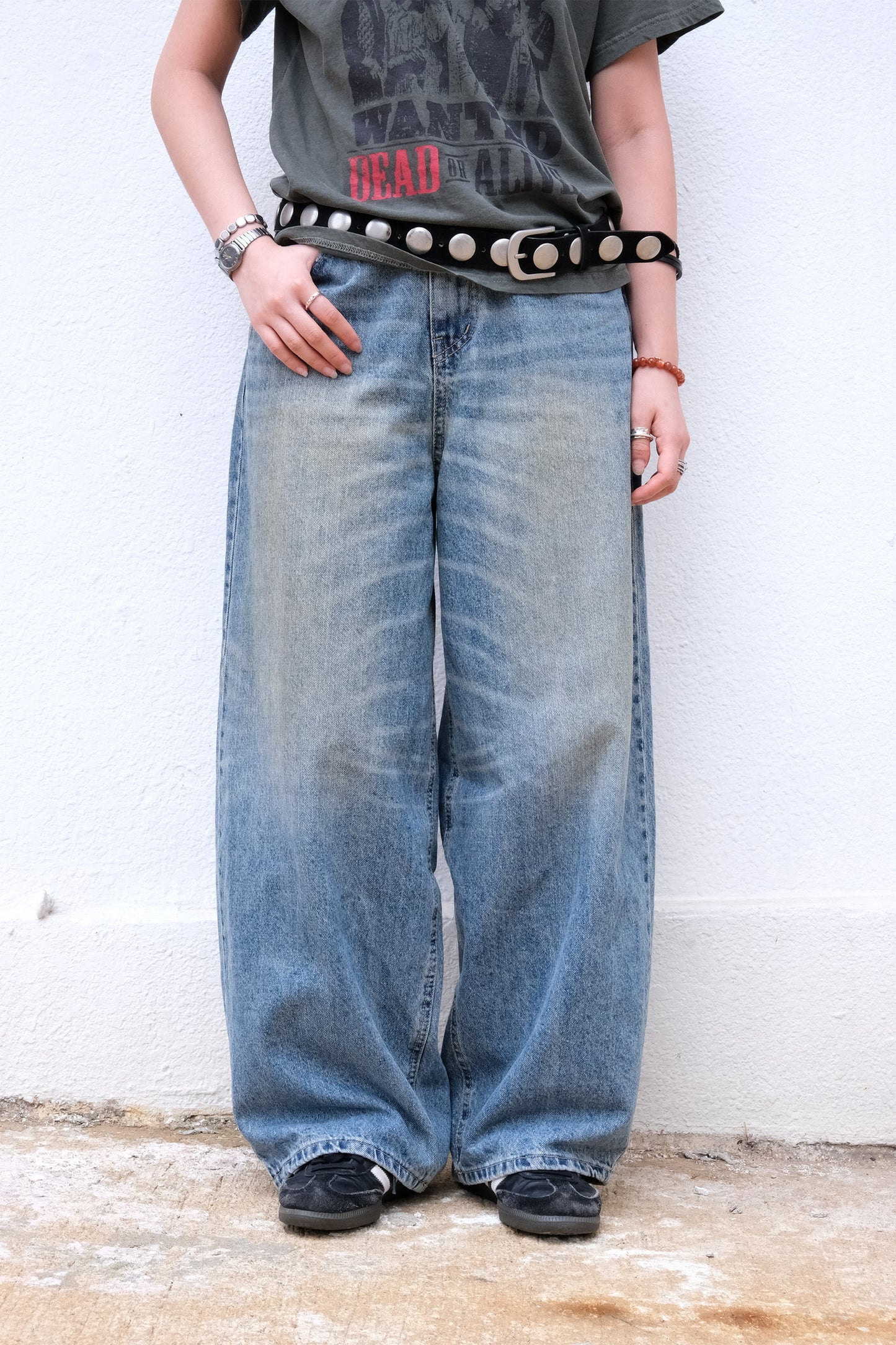 Vintage Curved Wide Jeans