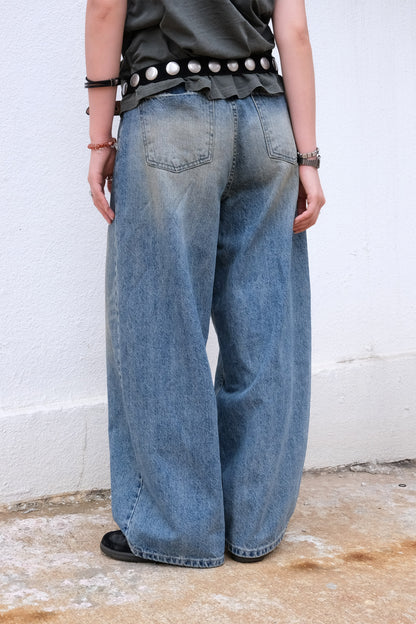 Vintage Curved Wide Jeans