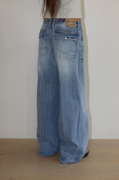 Jimmy Back Pocket Denim