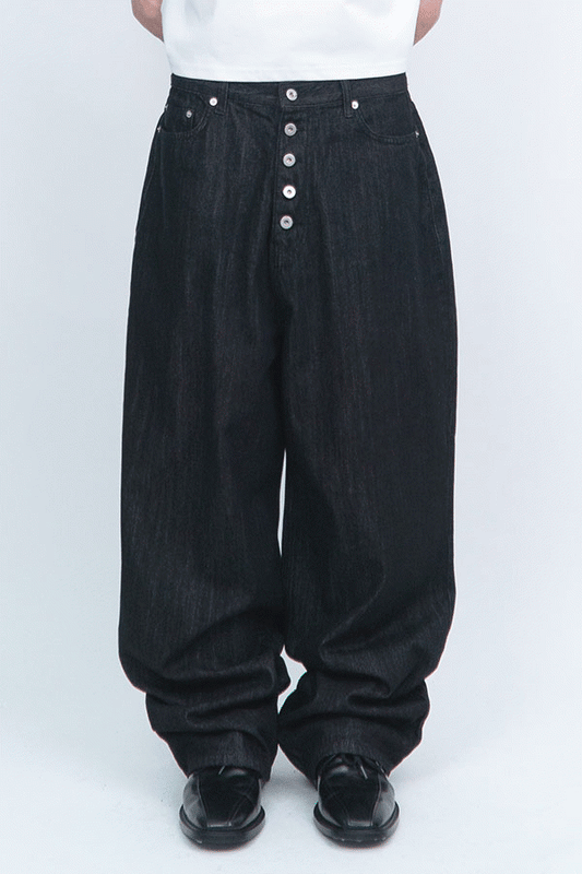Button Denim Jeans