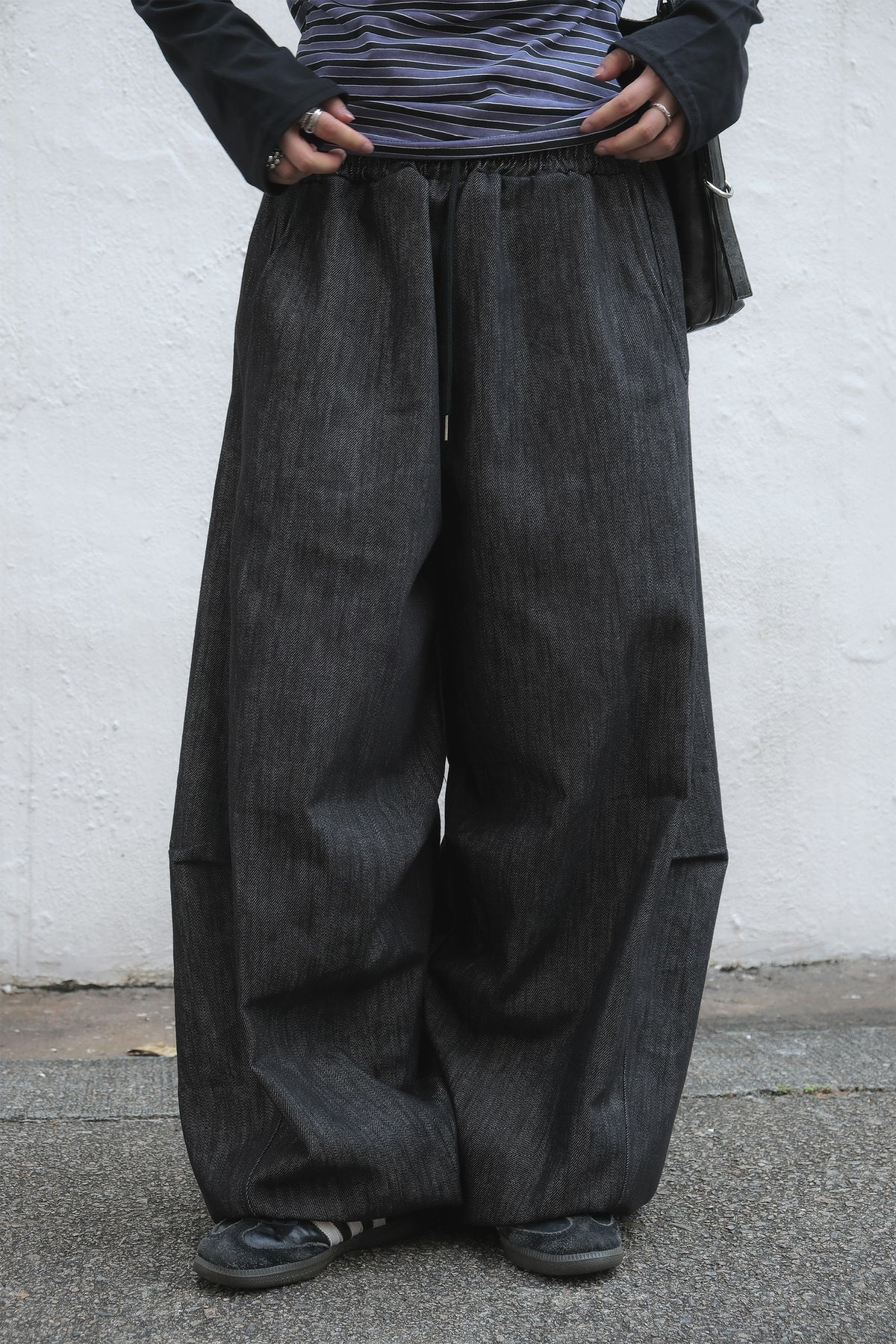 Barrel Pintuck Denim (black)