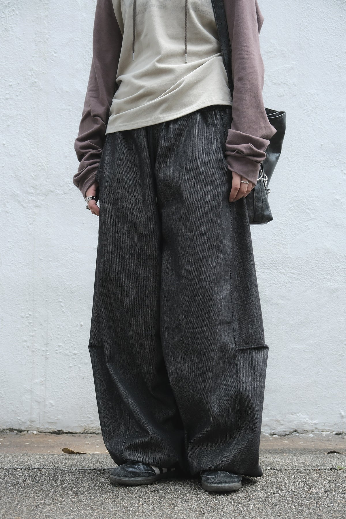 Barrel Pintuck Denim (black)