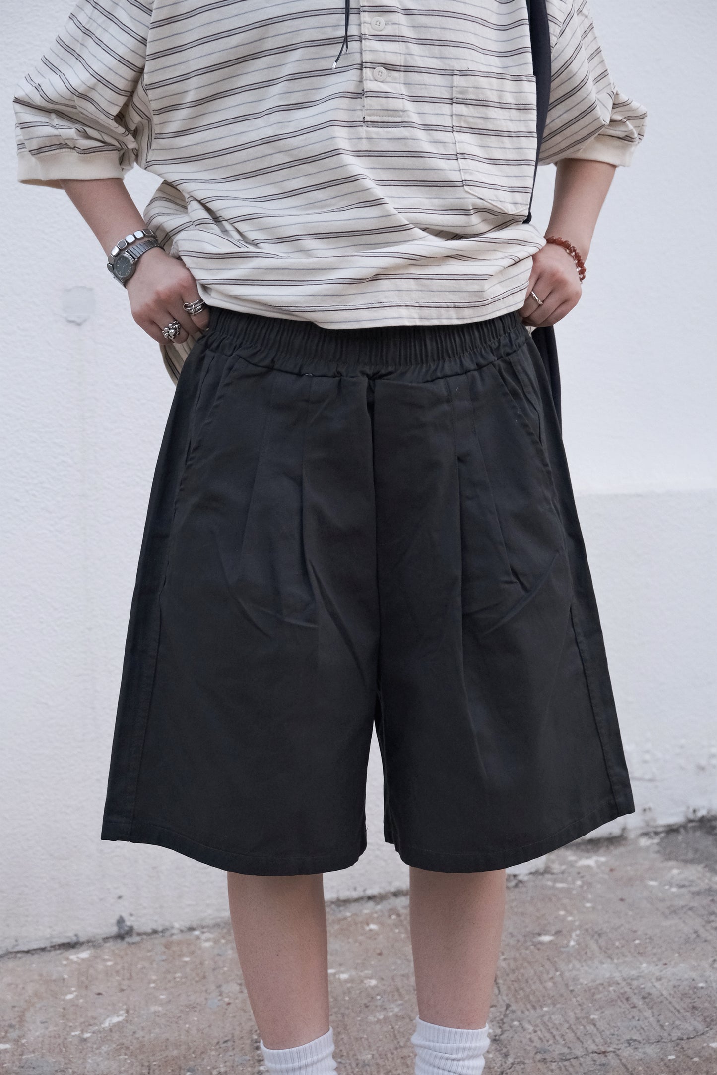 Skater Cotton Shorts (beige)