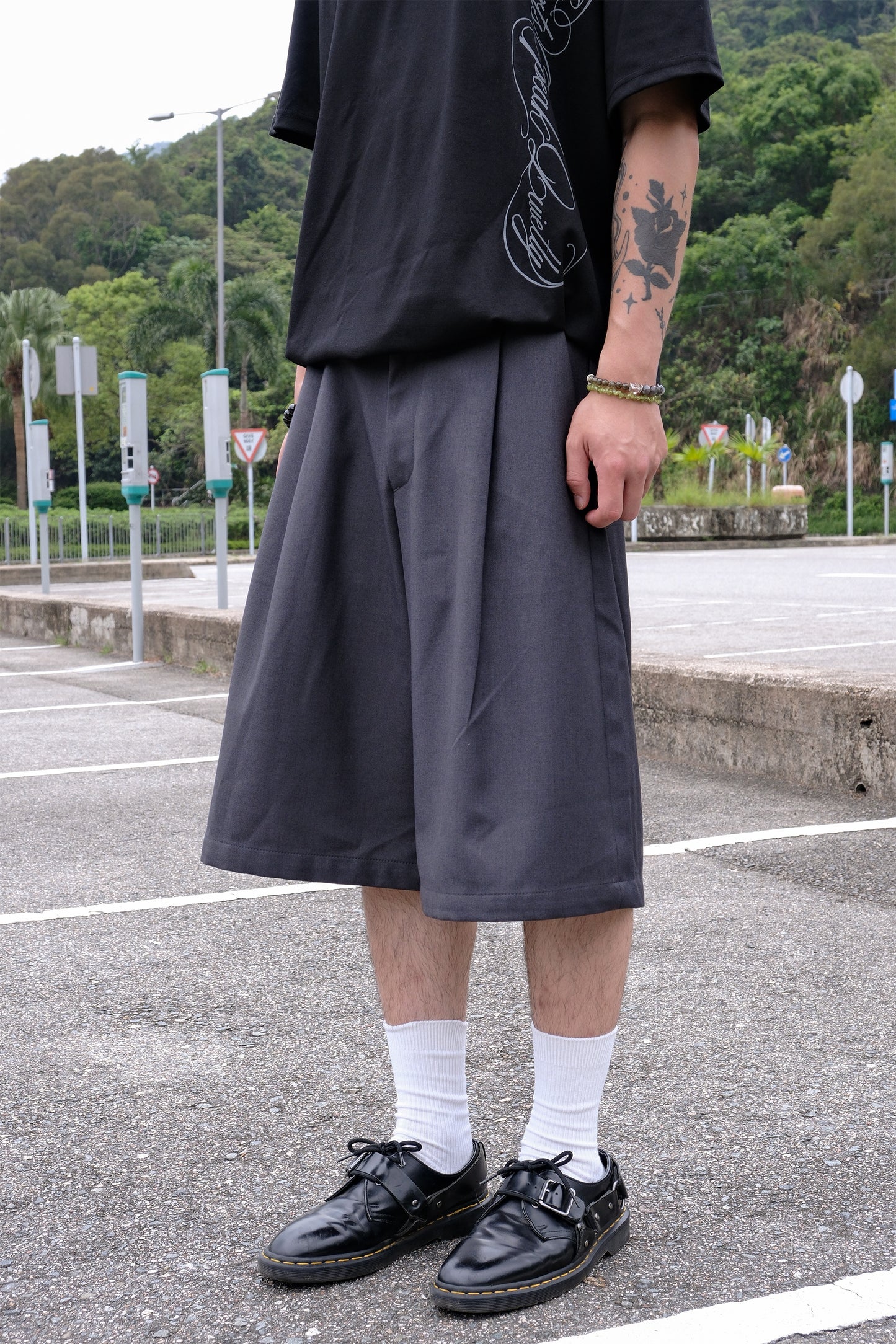 Stage Bermuda Trousers (black)