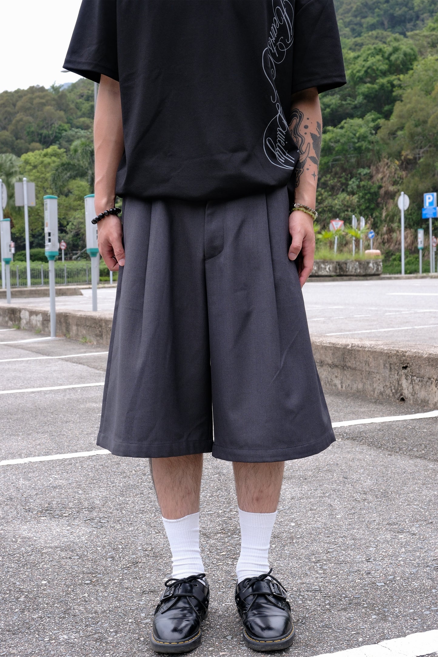 Stage Bermuda Trousers (black)