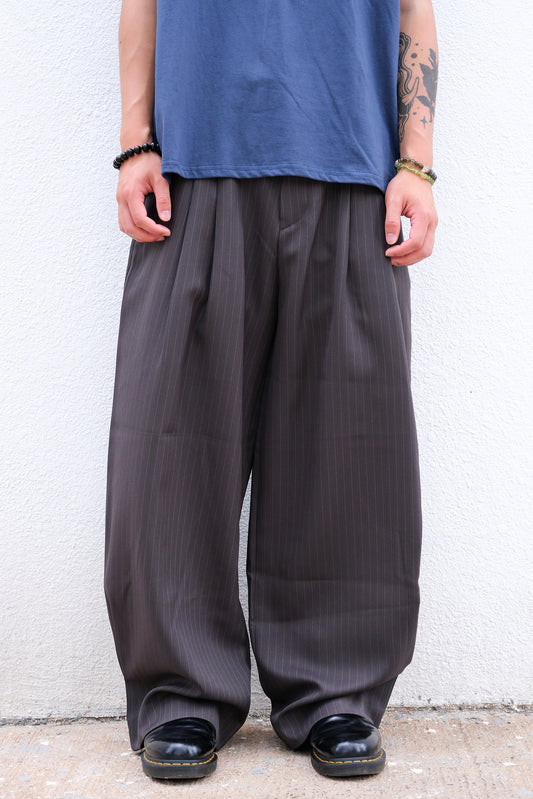Leen Stripe Slack (deep grey)